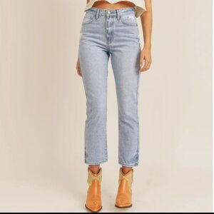 JBD Callie Girlfriend Jean Size 29 NWT, Light Wash Straight Leg Jeans